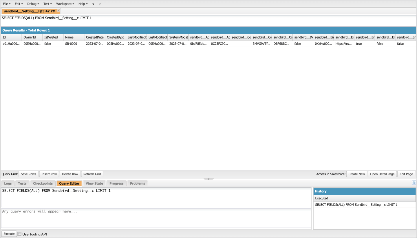 image|A screenshot of Salesforce's Developer Console displaying a `Sendbird__Setting__c` object with its Query Editor highlighted